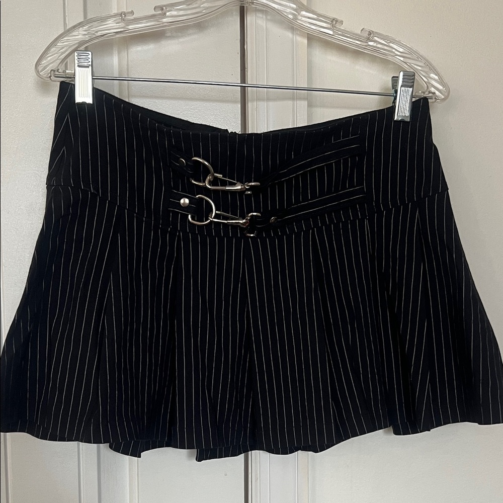 Lip Service Gangsta Pranksta Pleated Black & White Pinstripe Mini Skirt size L